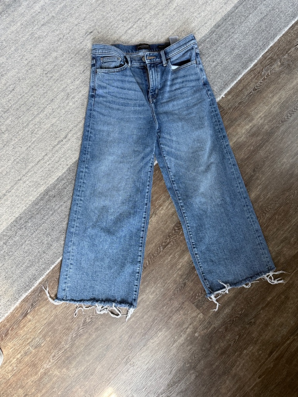 Banana Republic Wide-Leg Cropped Jeans in Medium Blue Wash